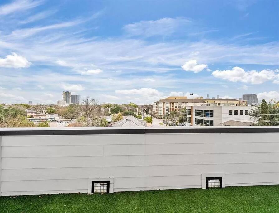 4 Story Home Mins To Downtown Houston With City Views Екстер'єр фото