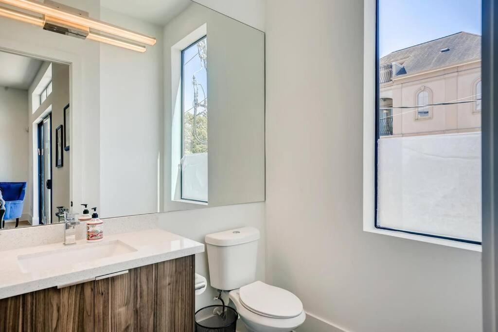 4 Story Home Mins To Downtown Houston With City Views Екстер'єр фото