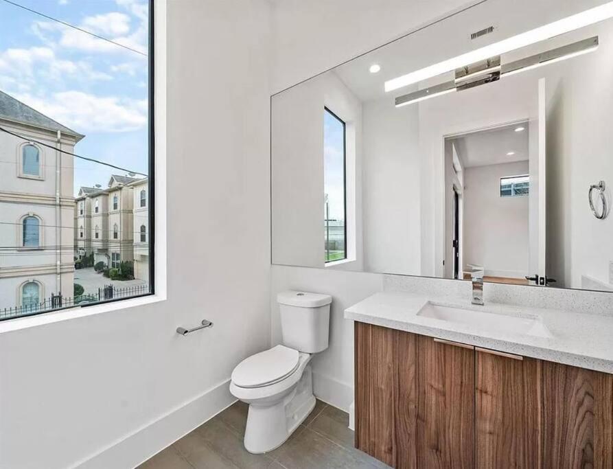 4 Story Home Mins To Downtown Houston With City Views Екстер'єр фото