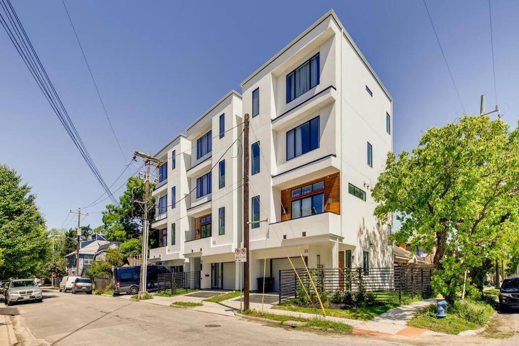 4 Story Home Mins To Downtown Houston With City Views Екстер'єр фото